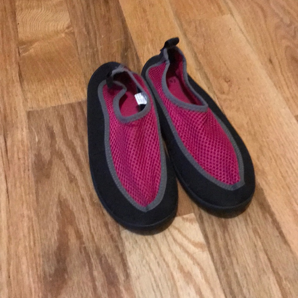 Swim shoes